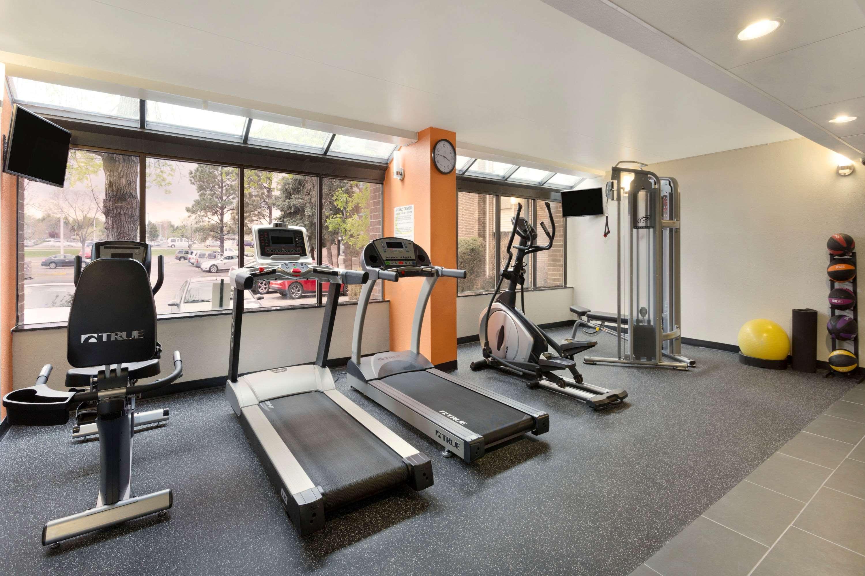 Super 8 By Wyndham Westminster Denver North מראה חיצוני תמונה